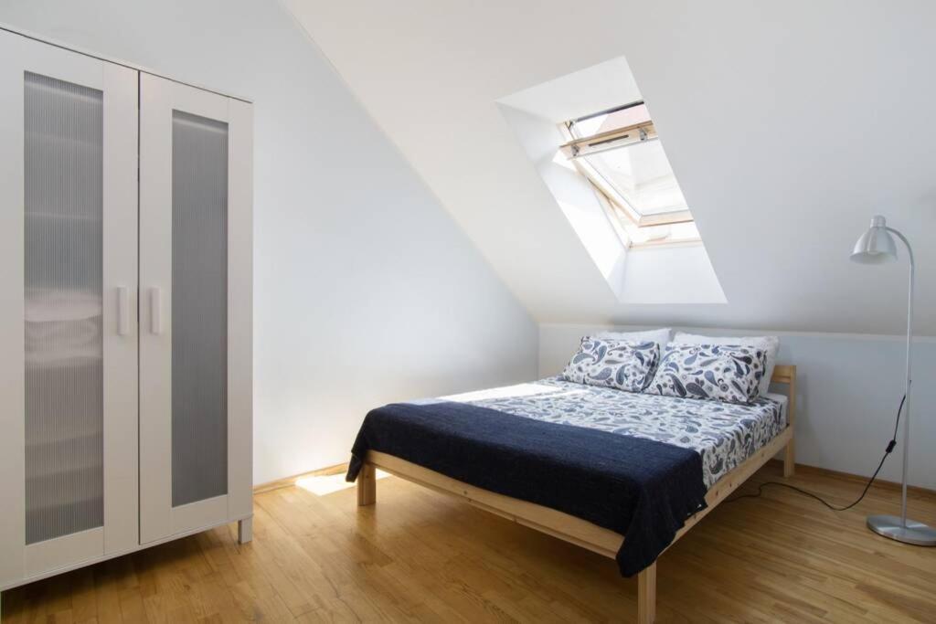 Private Sauna & 4 Bedrooms Old Town Rooftop Apartment Vilnius Exterior photo